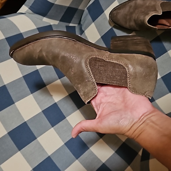Born bootie shoes 6.5 - Picture 8 of 10